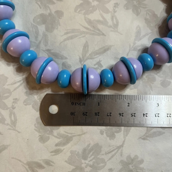 Vintage Chunky Monet Blue & Lavender Lucite Necklace EVC - Picture 7 of 8